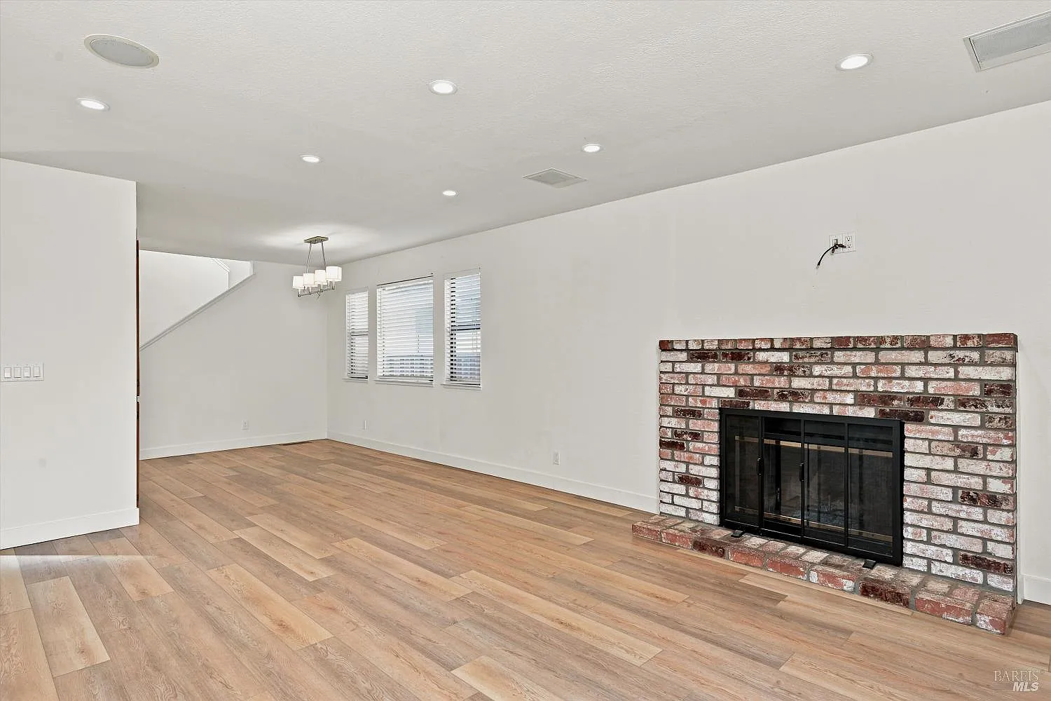 7 Gilbert Court - Photo 6