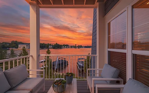 Mystic Cove - Luxury Lakefront Living Photo 1