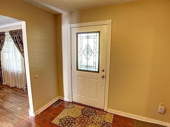 3rd image of 6088 Freeport Dr