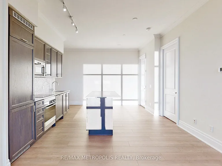 9075 Jane St #Penthouse 08 — Photo 8
