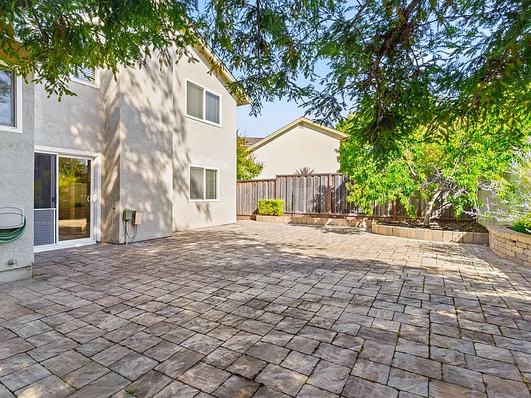 2844 Sombrero Cir — Photo 32