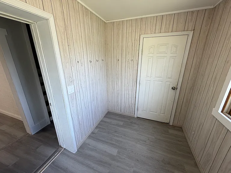 100 Sterling St — Photo 21