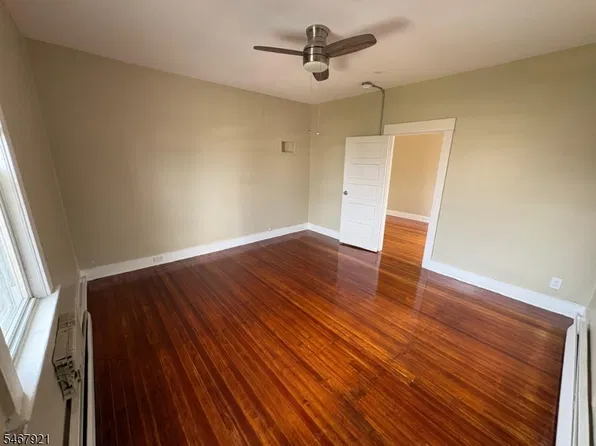 52 Moonachie Rd, Moonachie Boro, NJ 07074