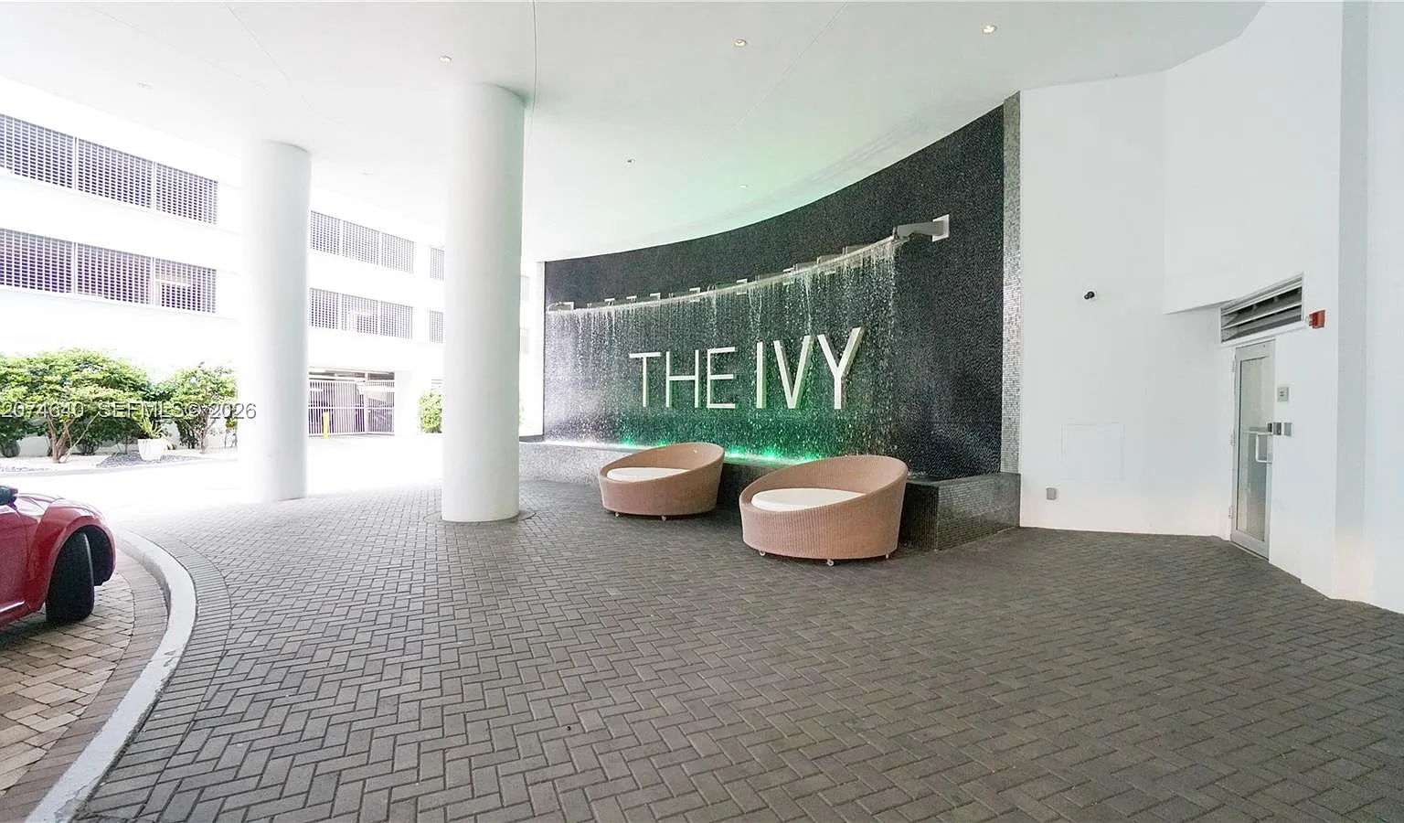 Ivy Condo — Photo 3