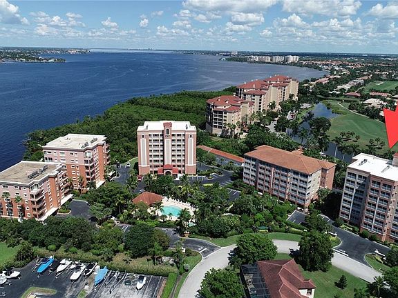 Home For Sale In WATER S EDGE AT PEPPERTREE POINTE