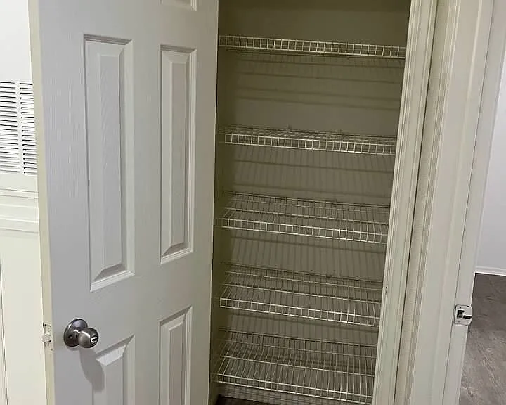 2121 Chertsey Dr #D — Photo 20