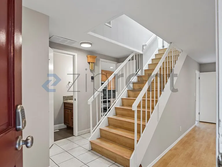 502 Pine Wood Ln — Photo 5