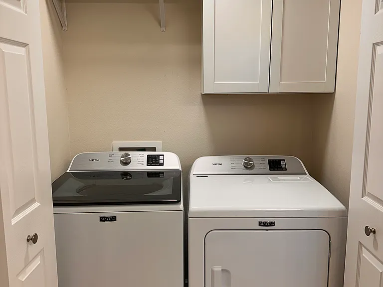 2105 E White Oak Ct #201 — Photo 41