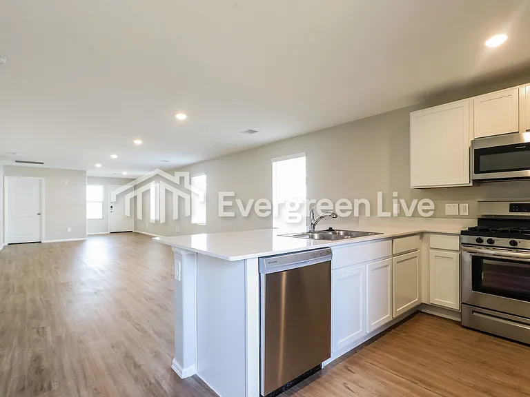 715 Hackberry Branch Ct — Photo 6