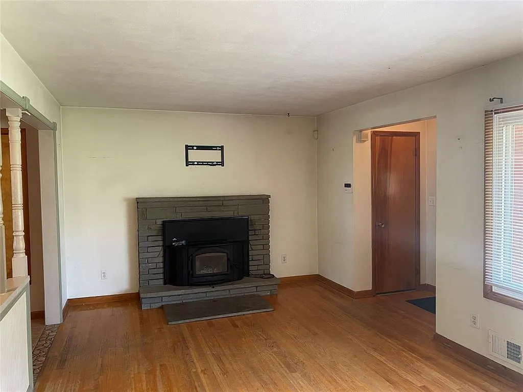 3 bed, 1651 sqft, $2,000 — Photo 3