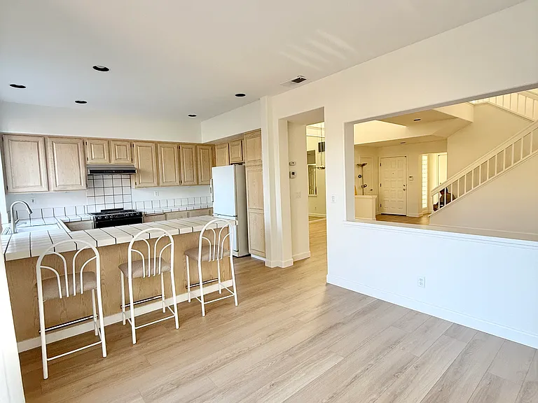 154 Asby Bay — Photo 7
