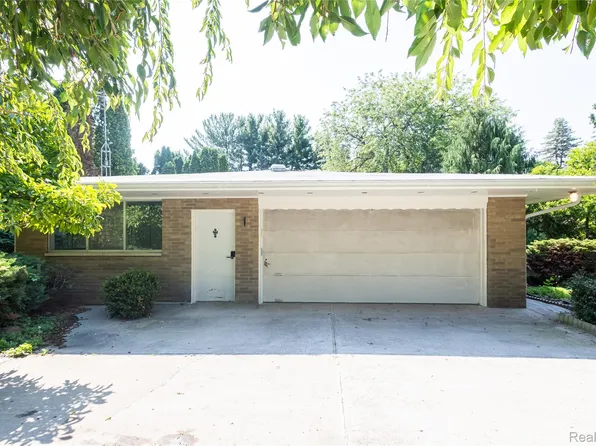 575 S Hemlock Rd, Hemlock, MI 48626