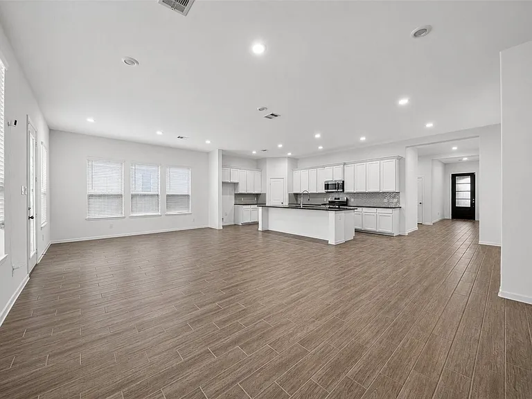 6330 Ontario Dr — Photo 8