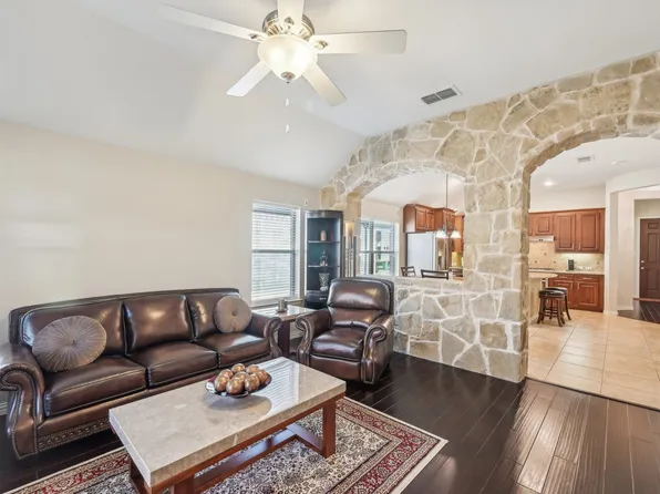 2209 Gregory Creek Dr, Little Elm, TX 75068