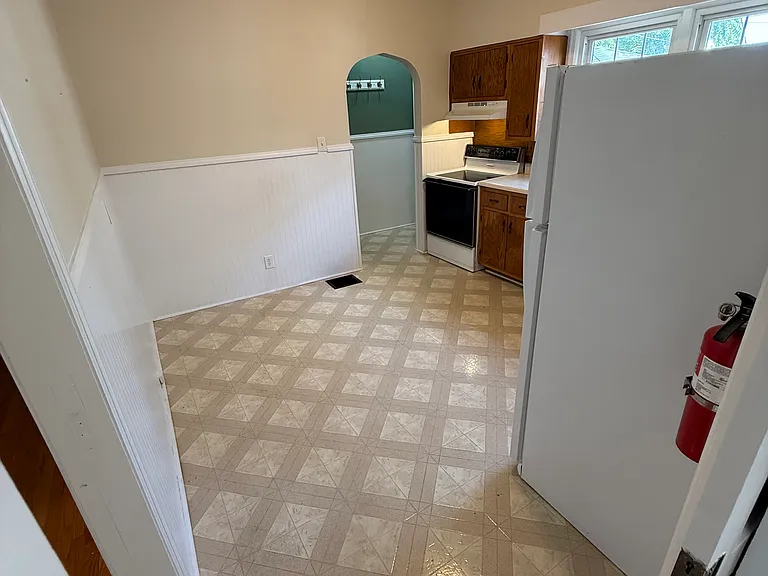 720 Seminary St — Photo 6