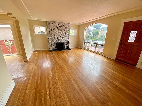 3rd image of 1330 Cortez Ave