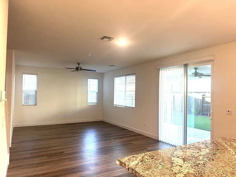 2121 Evening Star Cir — Photo 4