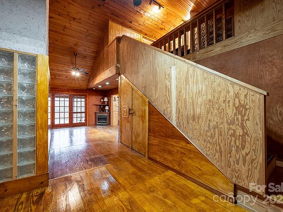 4th image of 523 Sundown Dr