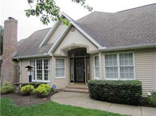 5121 Wolf Run Village Ln, Erie, PA