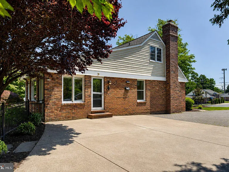2212 Reddfield Dr — Photo 57