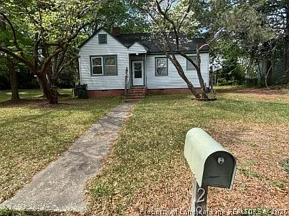 282 Windsor Dr — Photo 2