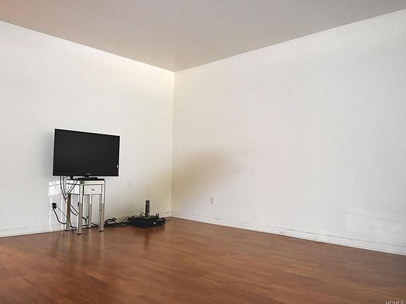 5th image of 3514 Grace Ave