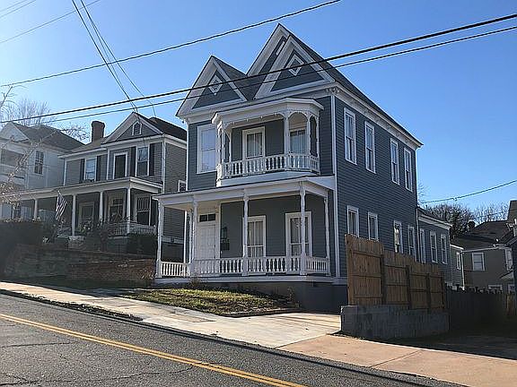 Tandem off-street parking 