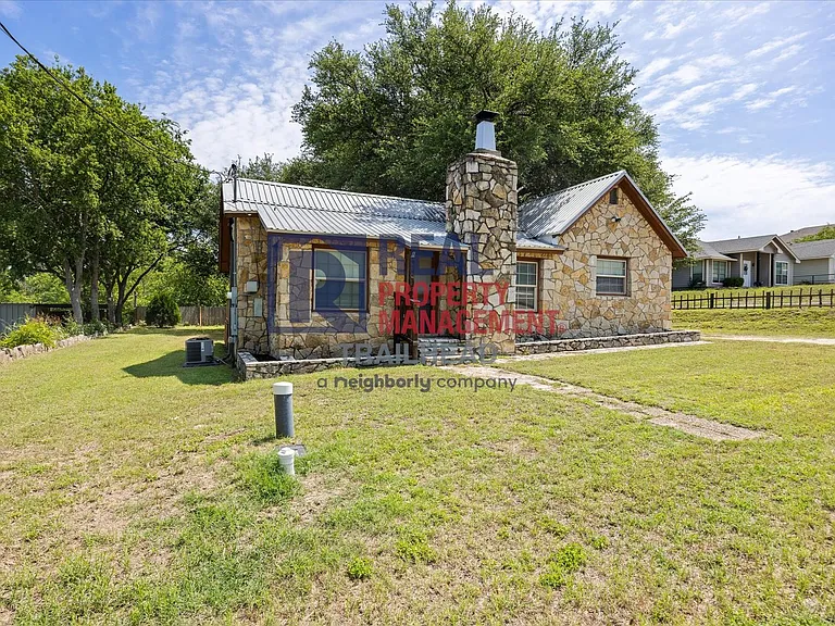 607 Bryan St — Photo 4