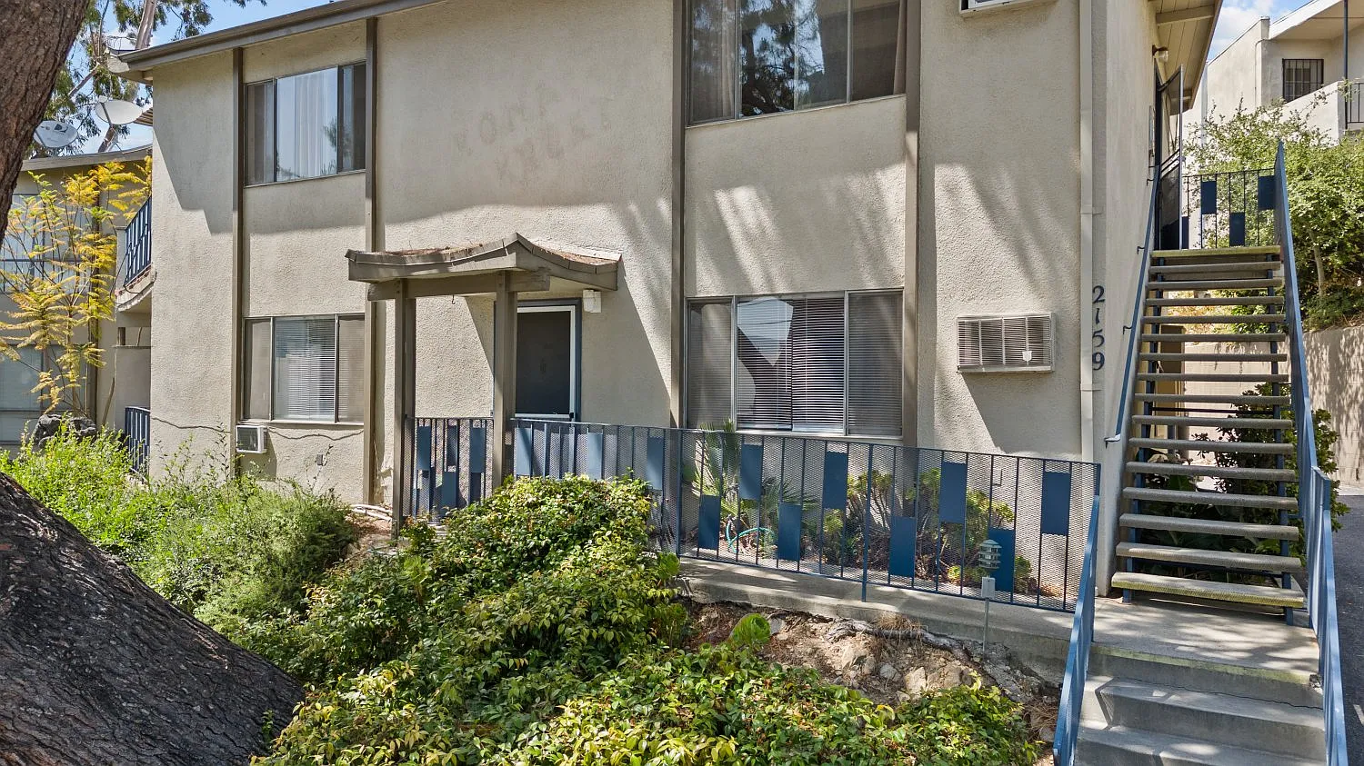 2 bed, 828 sqft, $2,950 — Photo 2