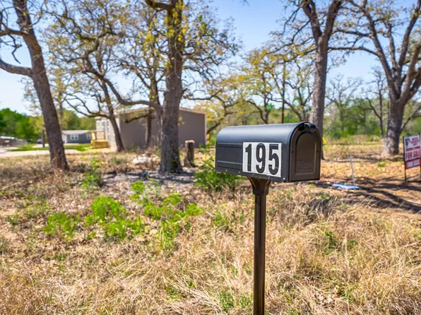 195 Tuck St #B, Cedar Creek, TX 78612