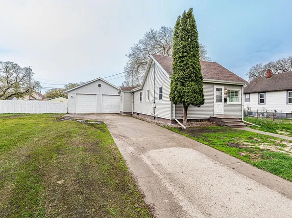 322 23rd St S, Fargo, ND 58103