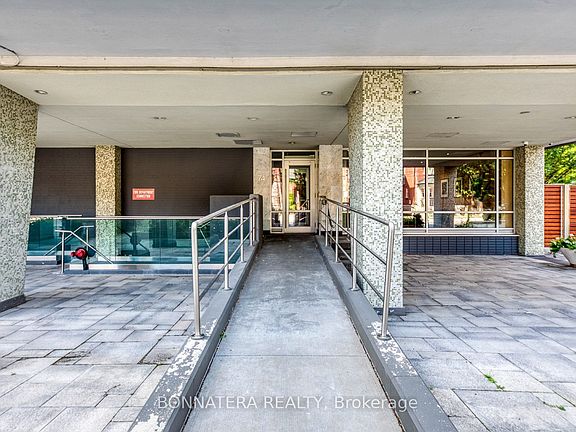 2nd image of 74 Spadina Rd #402