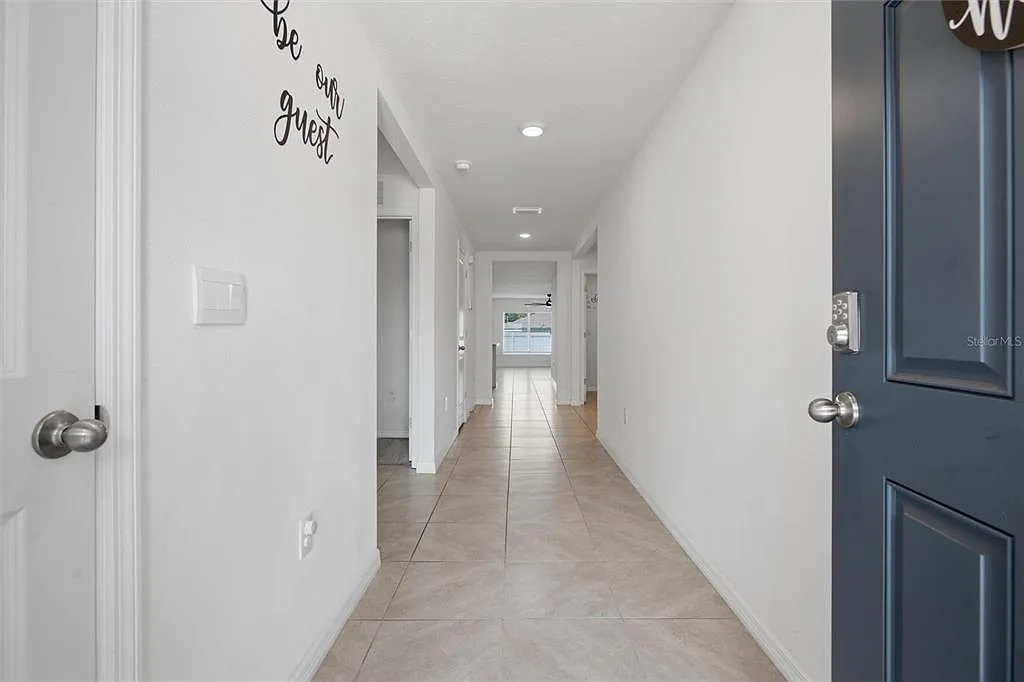 4 bed, 2.0 bath, 1846 sqft, $2,350 — Photo 2