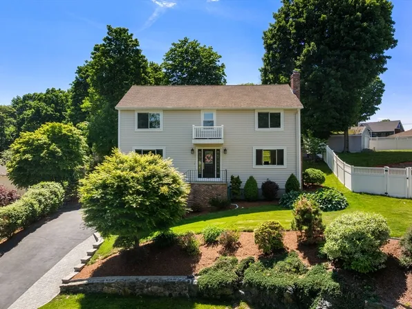 5 Patrick Cir, Stoneham, MA 02180