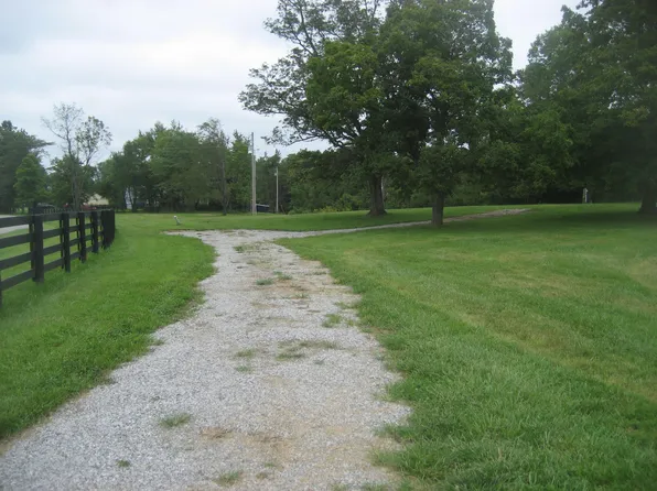 8446 Elmburg Rd, Bagdad, KY 40003