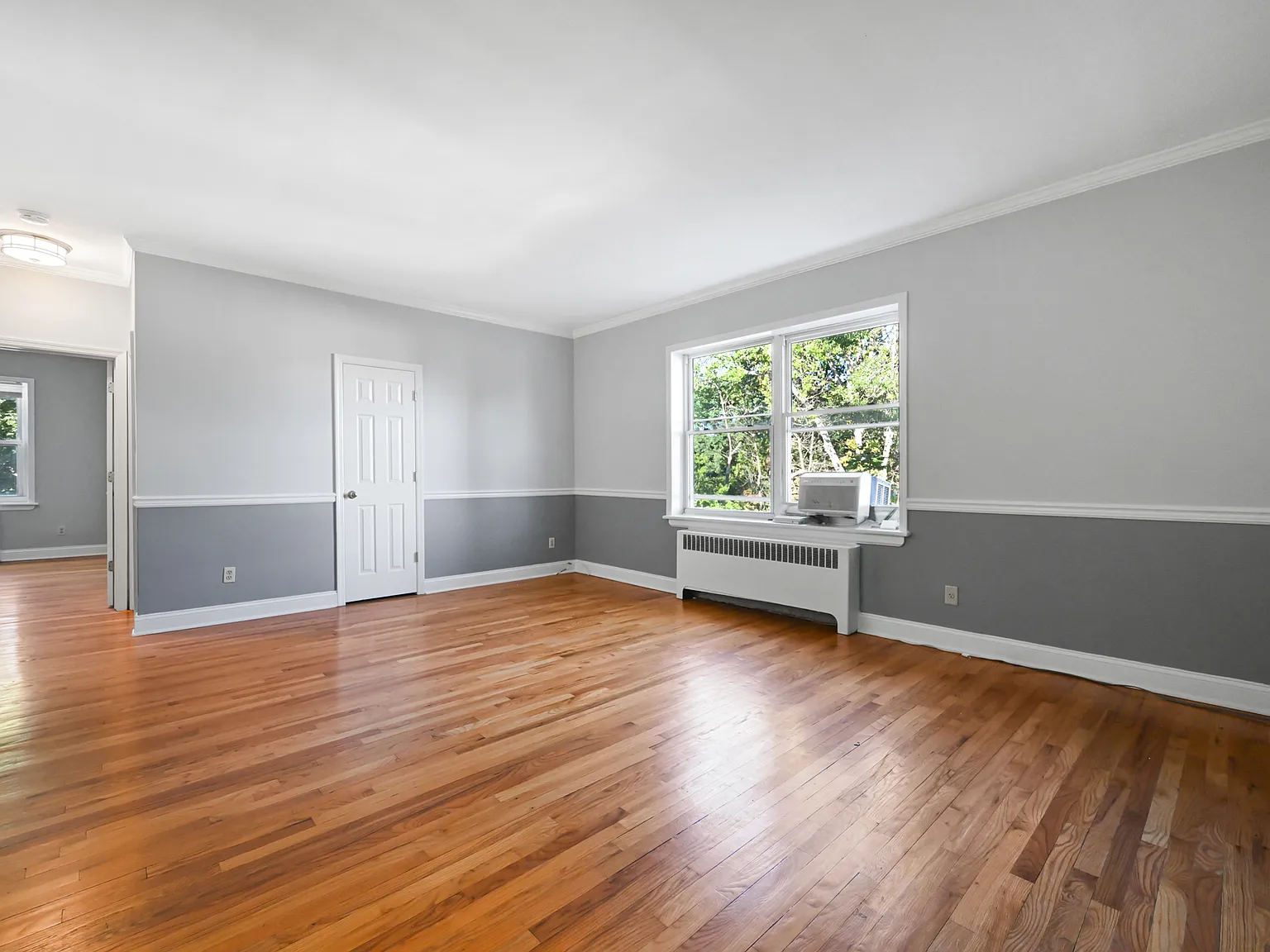 2 bed, 806 sqft, $2,400 — Photo 3