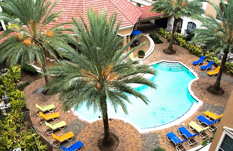 Tuscany Court Apartments — Photo 19