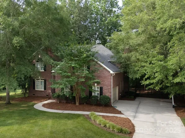 1587 Summit View Dr, Rock Hill, SC 29732