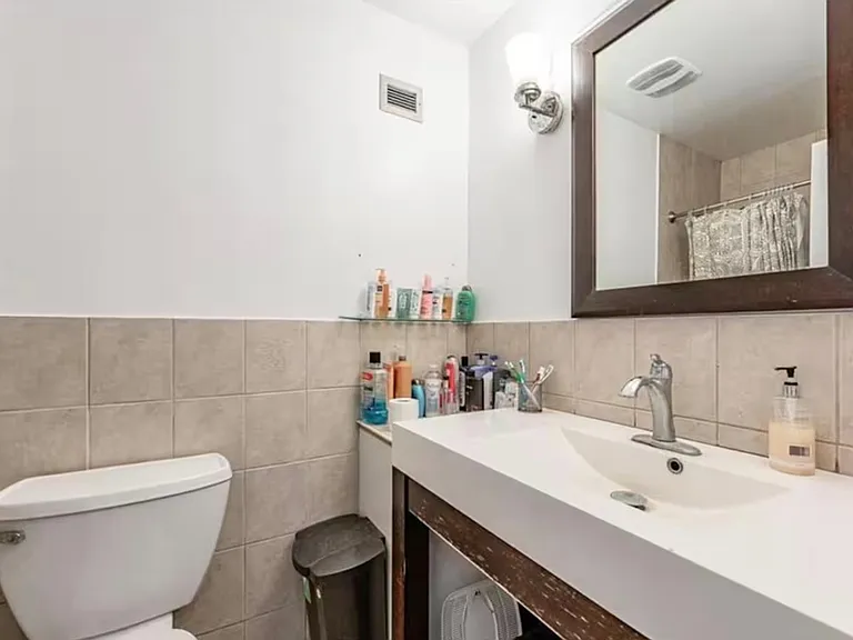 121 University Ave E #64 — Photo 15