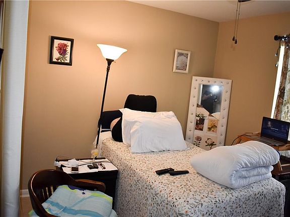 4th image of 3009-11 Jodie St
