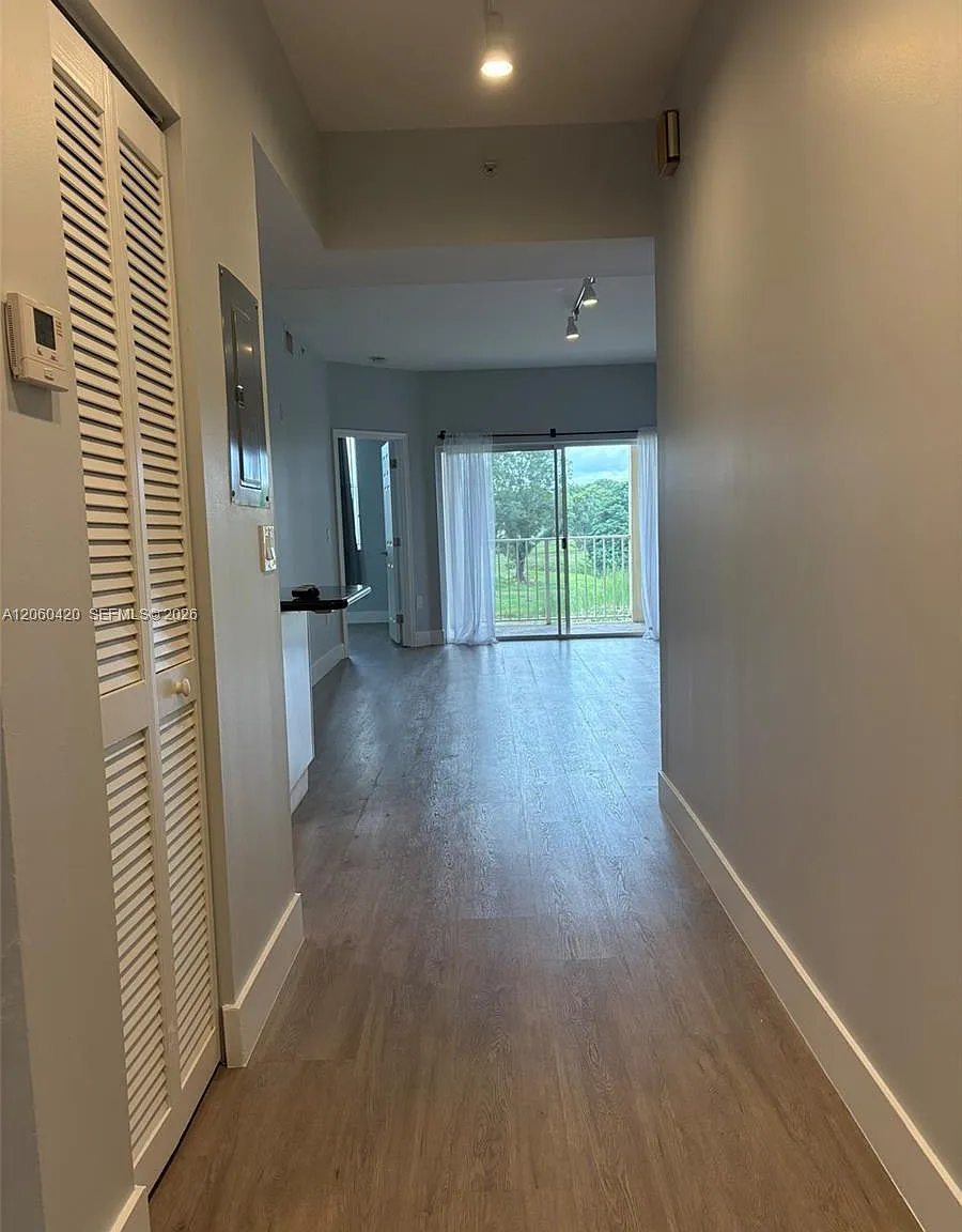 Arissa Place Condo — Photo 1
