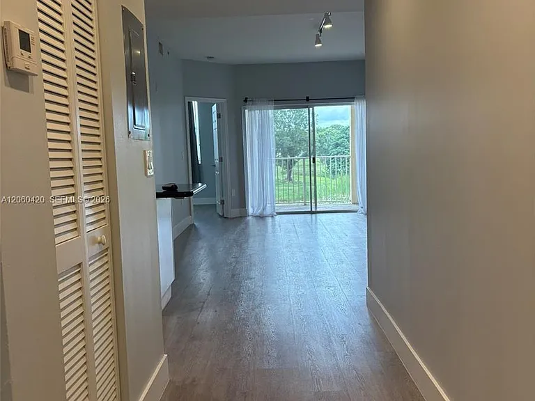 2100 Greenview Shores Blvd #513 — Photo 1