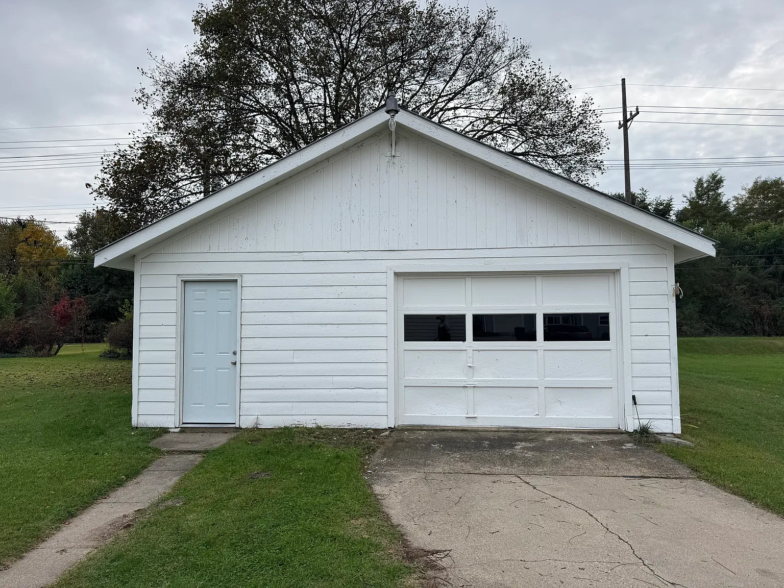 2 bed, 836 sqft, $1,300 — Photo 2