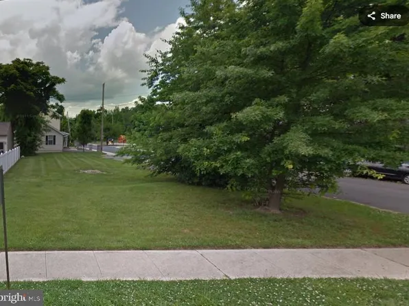 58 Broadway Ave, Upper Chichester, PA 19014