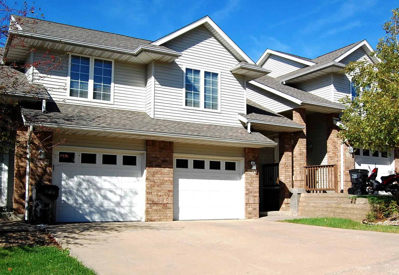 3 bed, 2.5 bath, 1750 sqft, $1,860 — Photo 1