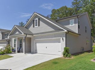 122 Vivian Ln, Peachtree City, GA 30269