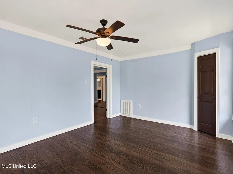 612 N Wright Ave — Photo 10