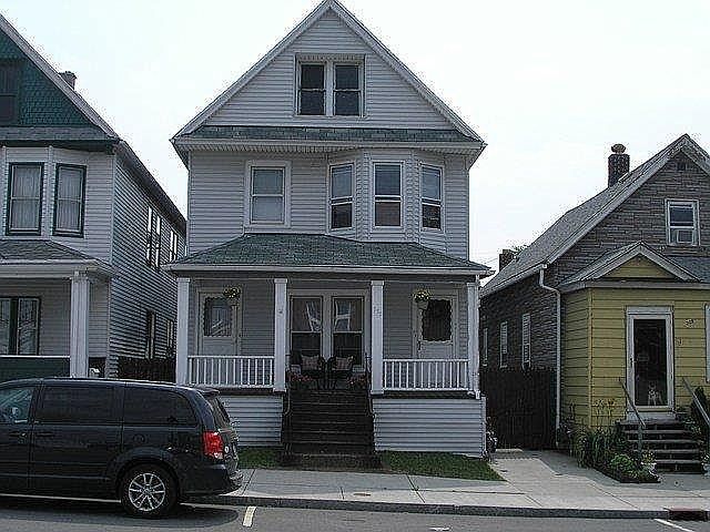 1st image of 285 Babcock St