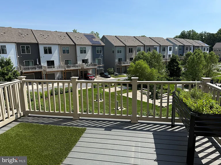 221 Narrowleaf Way — Photo 33