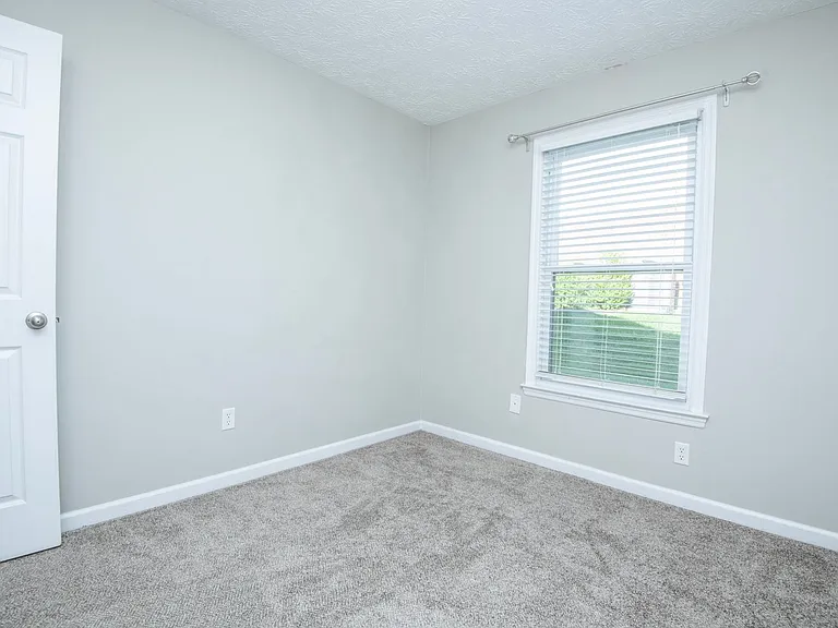 8816 Mill Run Dr — Photo 34